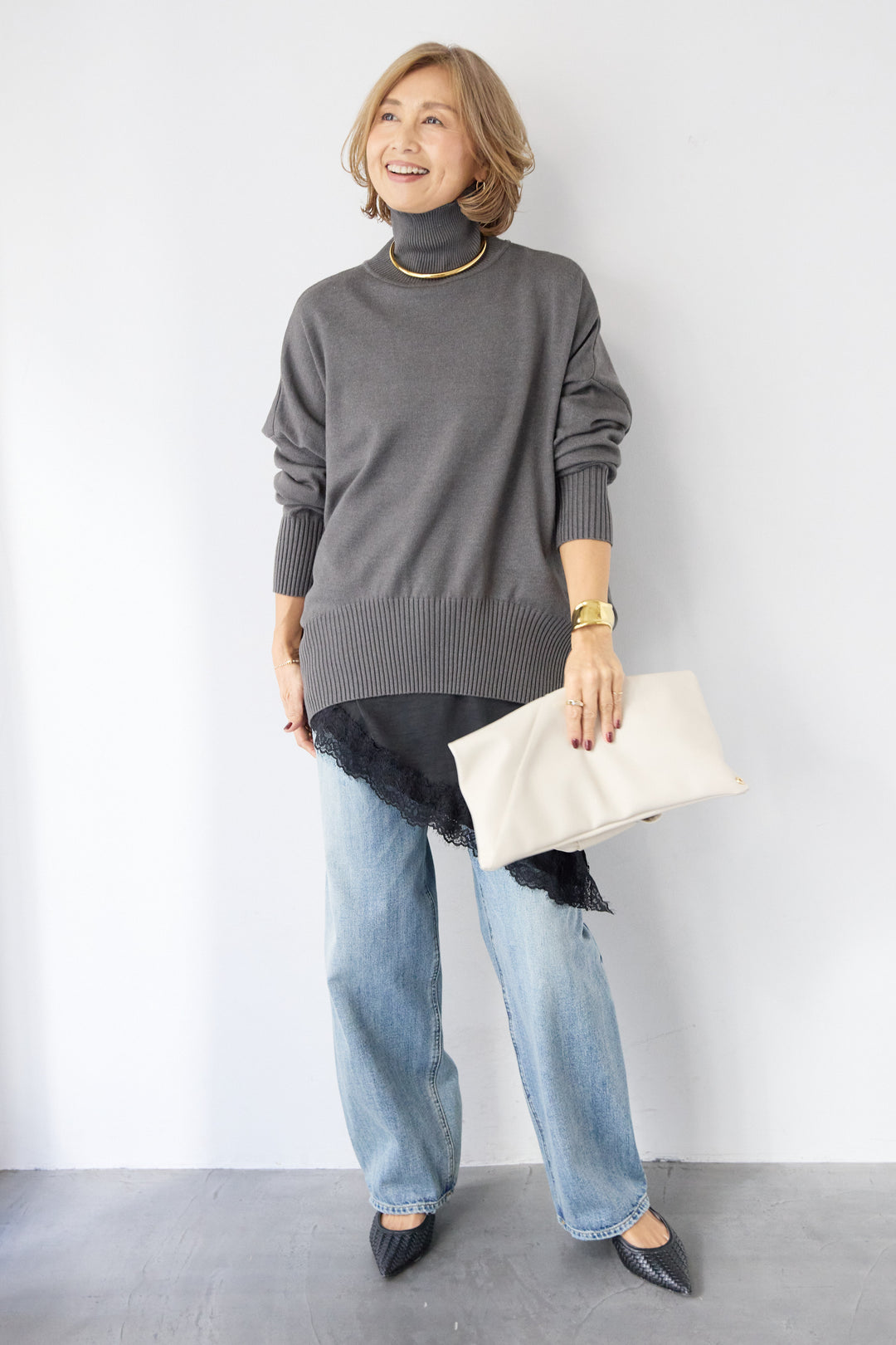 ゆるシルエットタートルネックニット