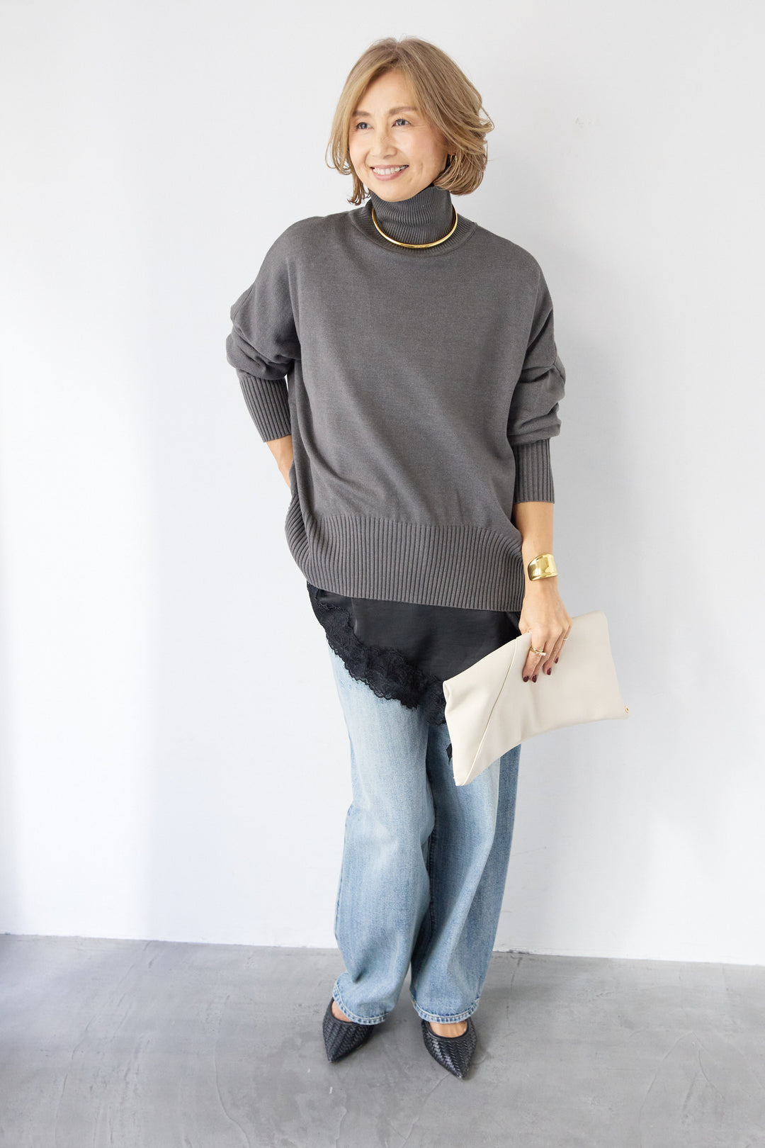 ゆるシルエットタートルネックニット
