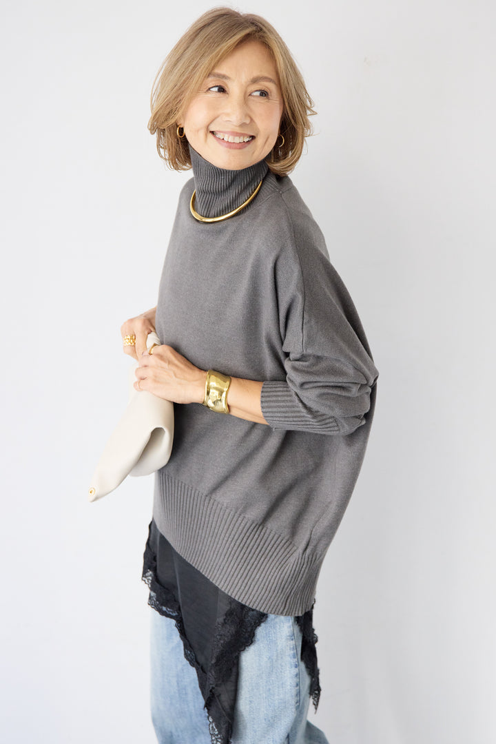 ゆるシルエットタートルネックニット