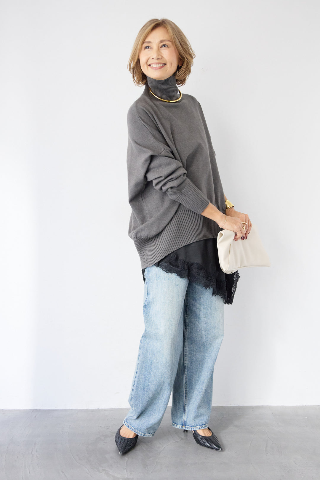 ゆるシルエットタートルネックニット