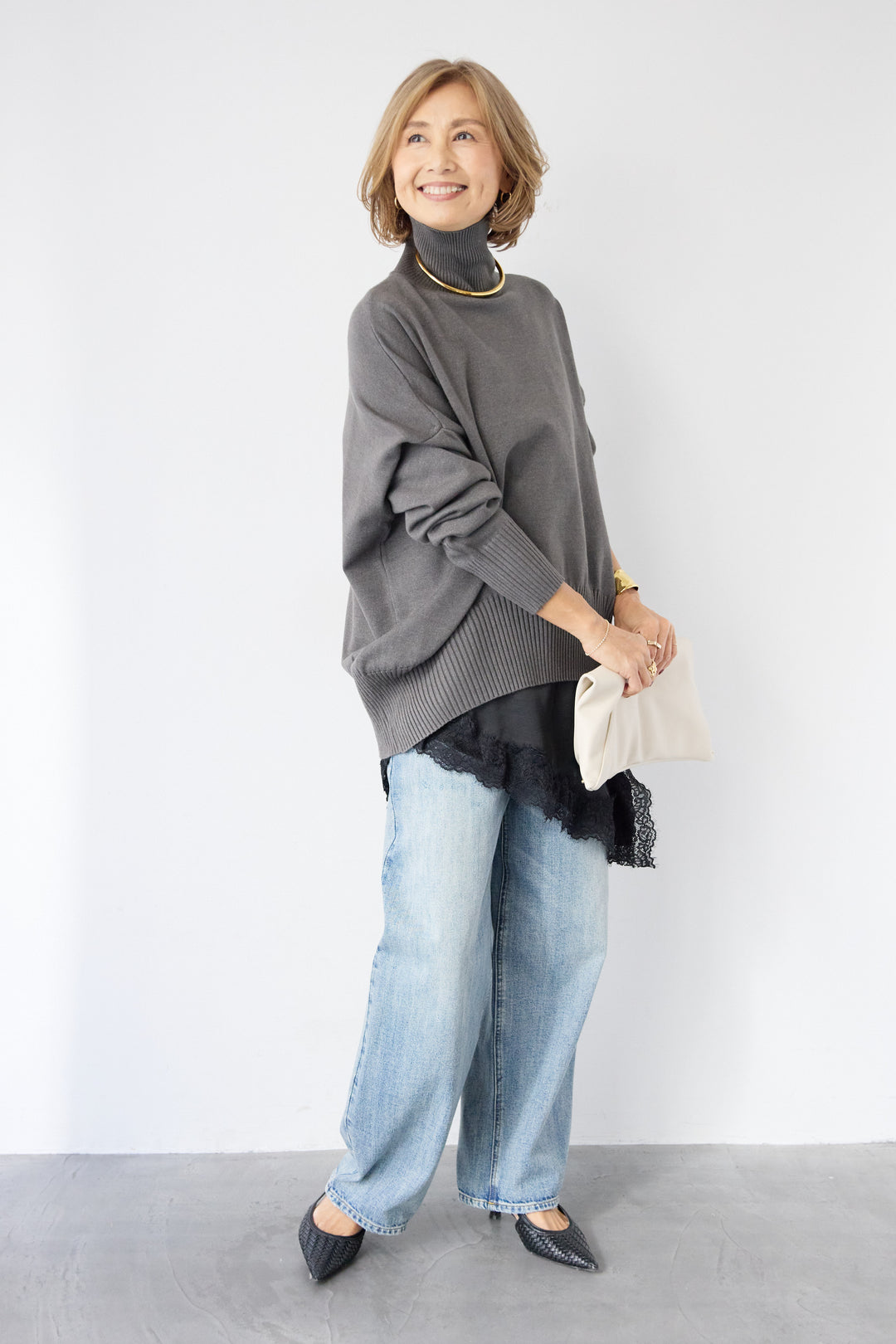 ゆるシルエットタートルネックニット