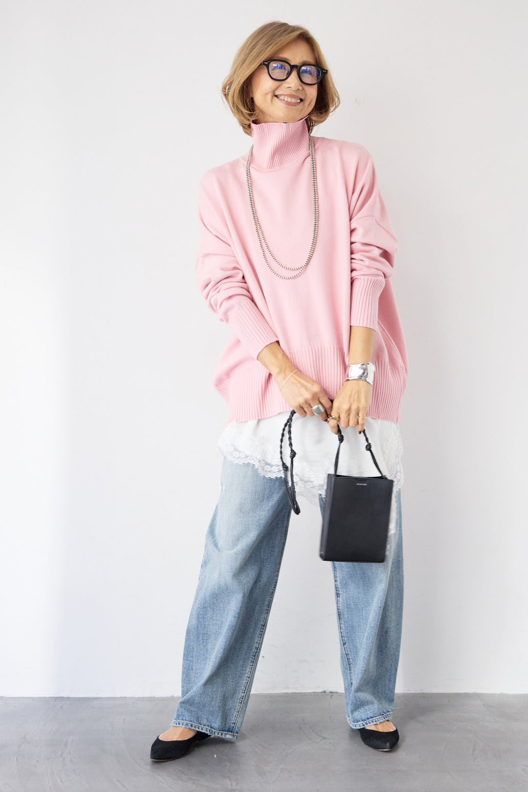 ゆるシルエットタートルネックニット