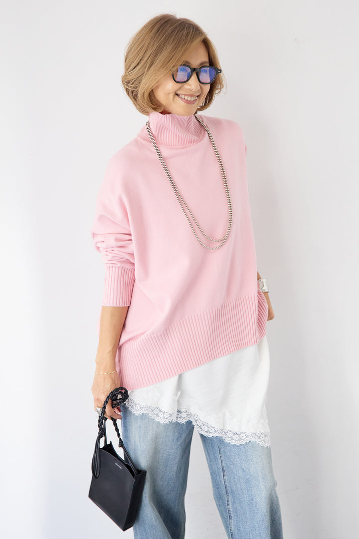 ゆるシルエットタートルネックニット