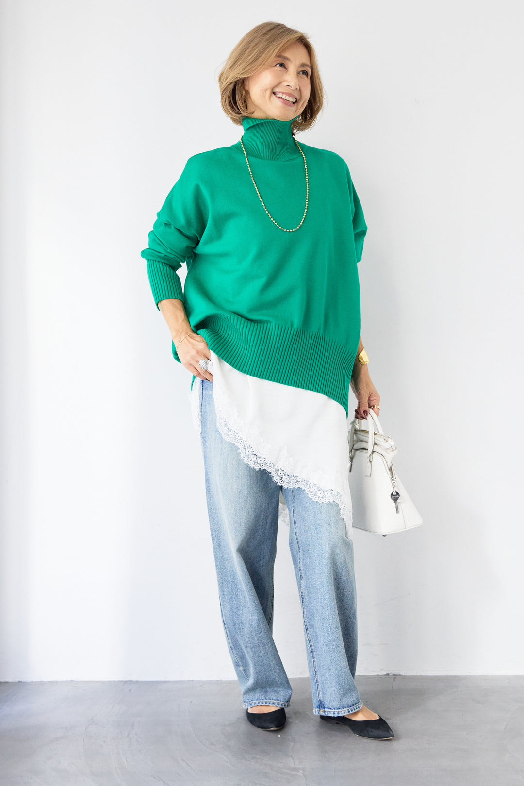 ゆるシルエットタートルネックニット