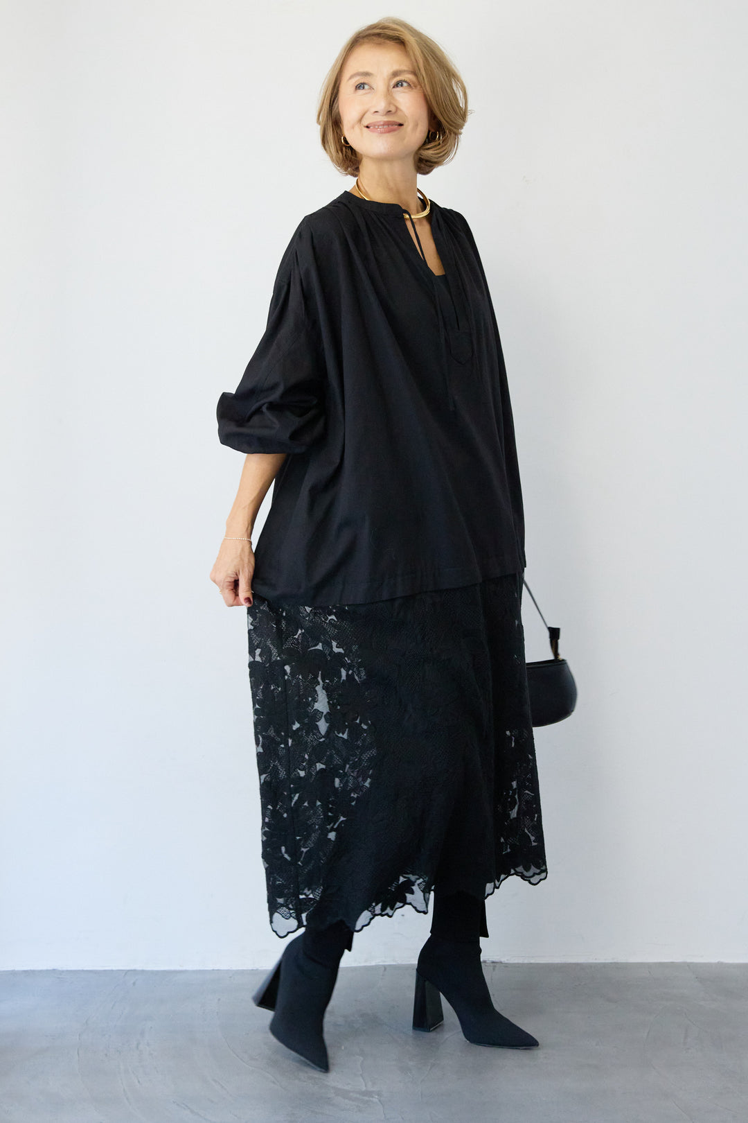 裾レースロング丈チュニック