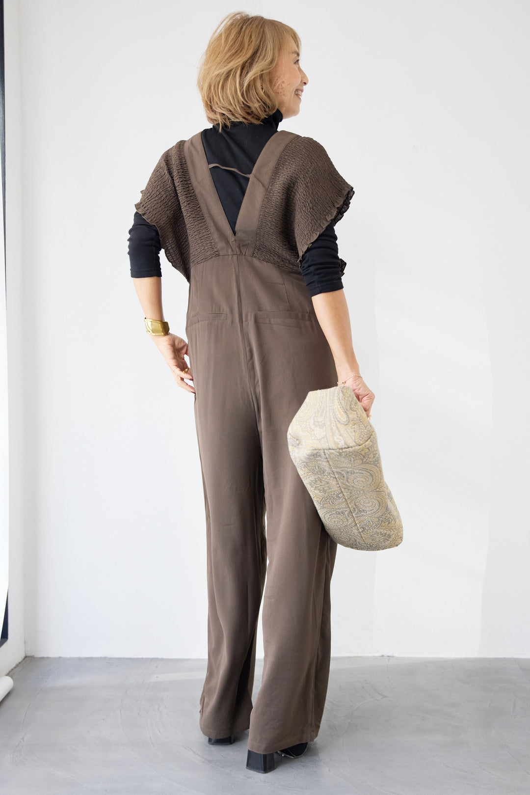 シャーリングスリーブ・Vネックオールインワン