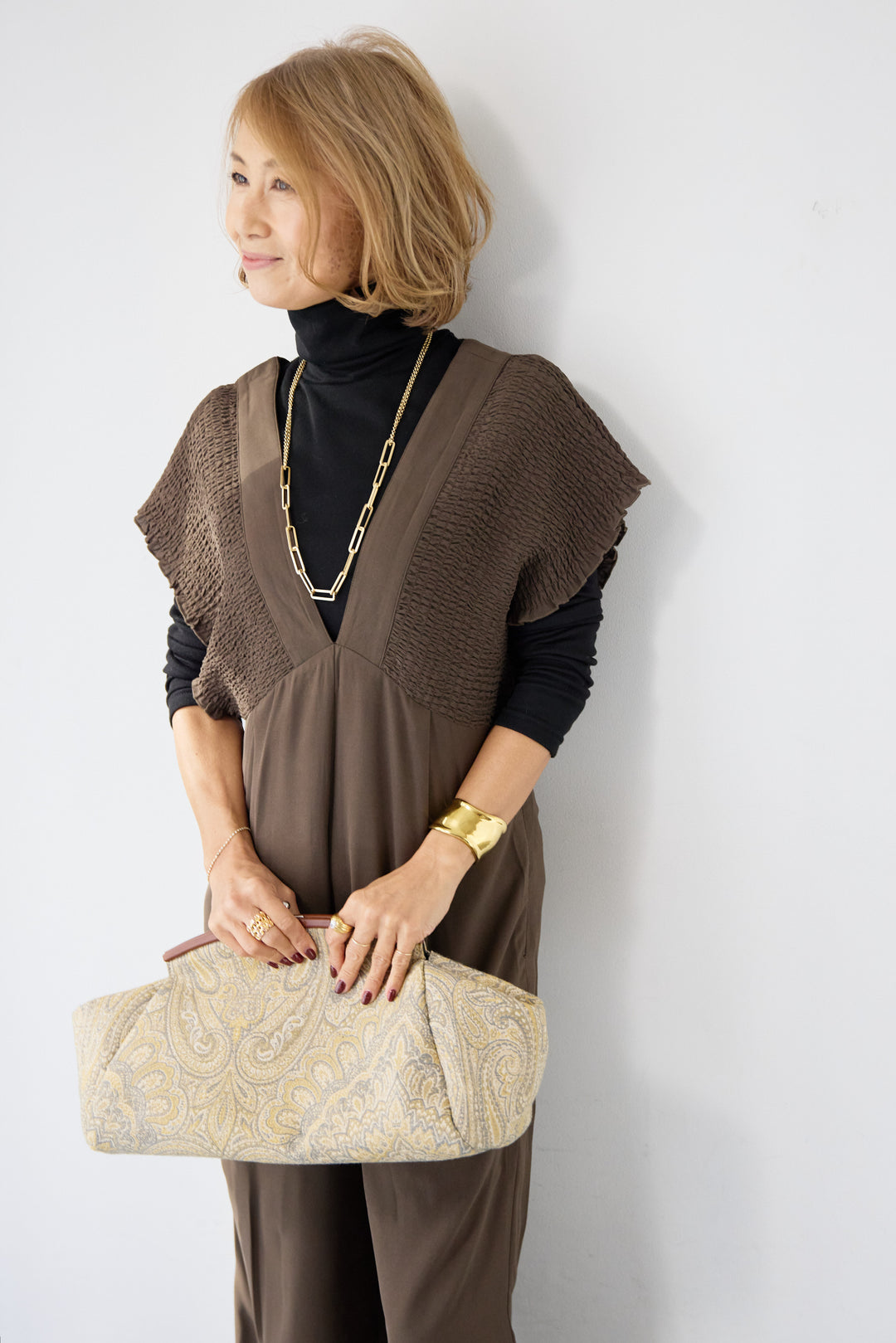 シャーリングスリーブ・Vネックオールインワン