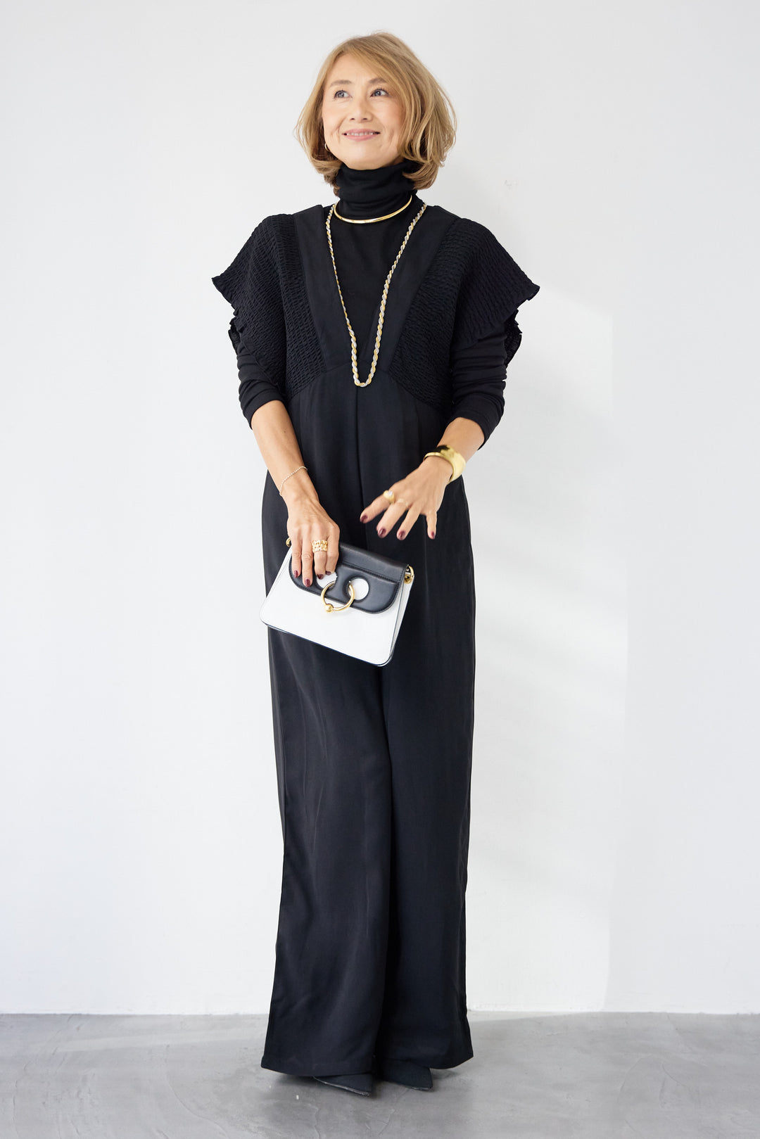 シャーリングスリーブ・Vネックオールインワン