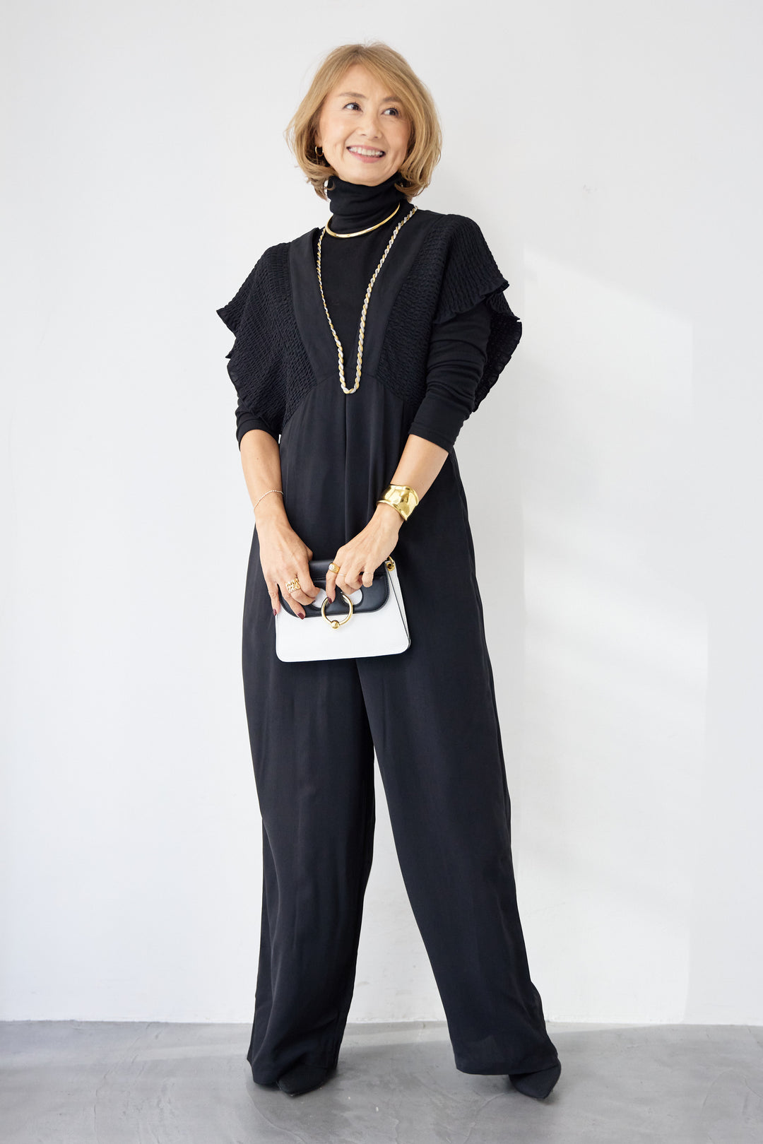 シャーリングスリーブ・Vネックオールインワン