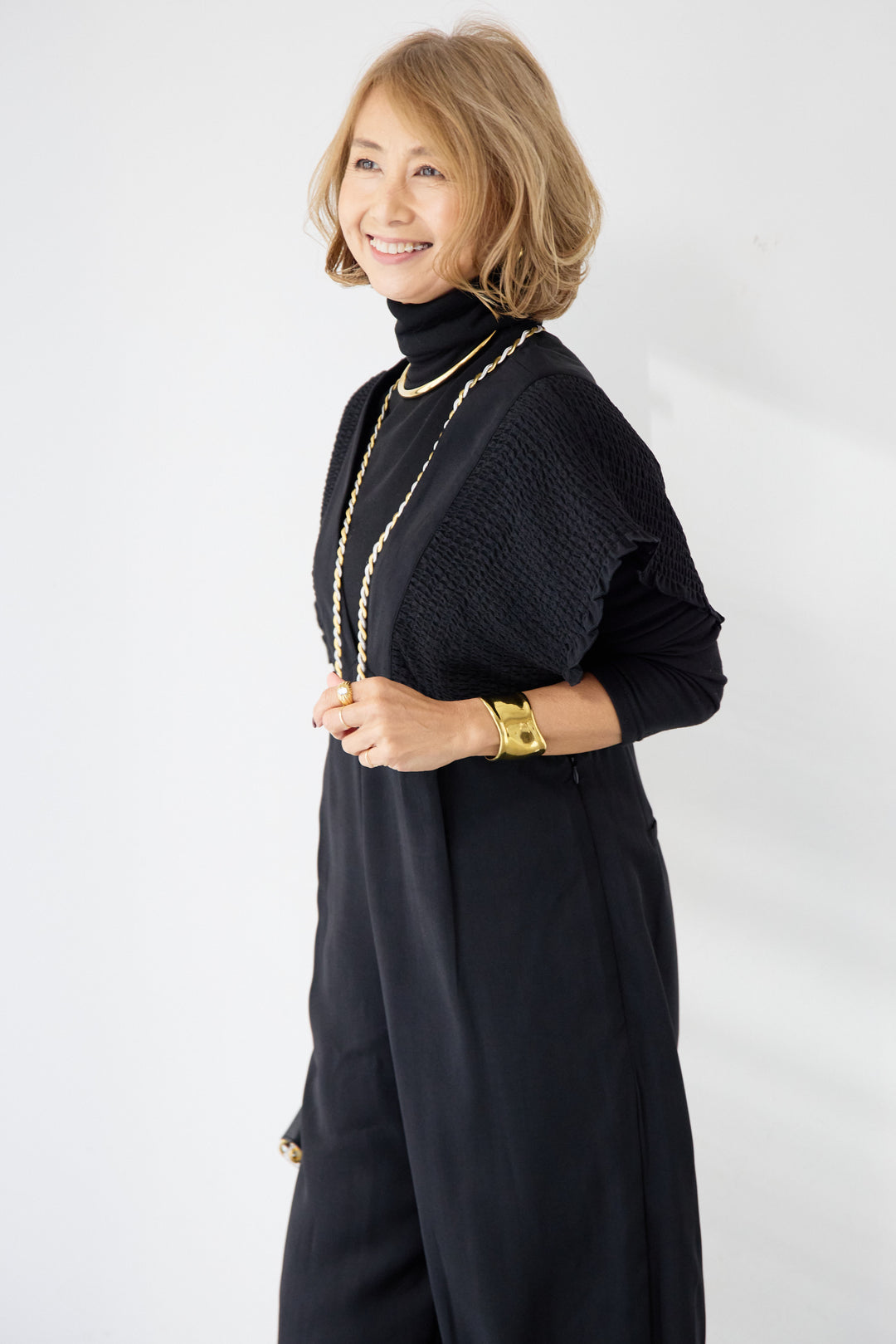 シャーリングスリーブ・Vネックオールインワン