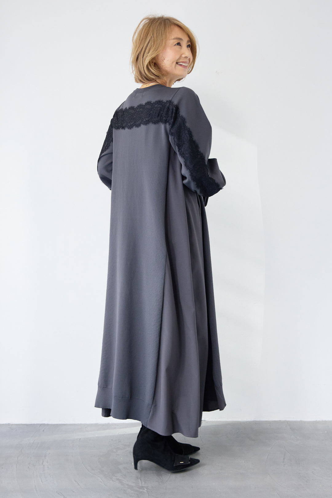 バックレース・ロングワンピース