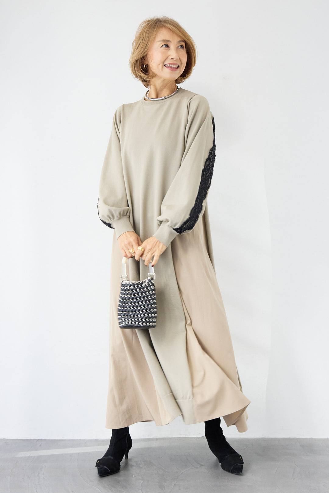 バックレース・ロングワンピース