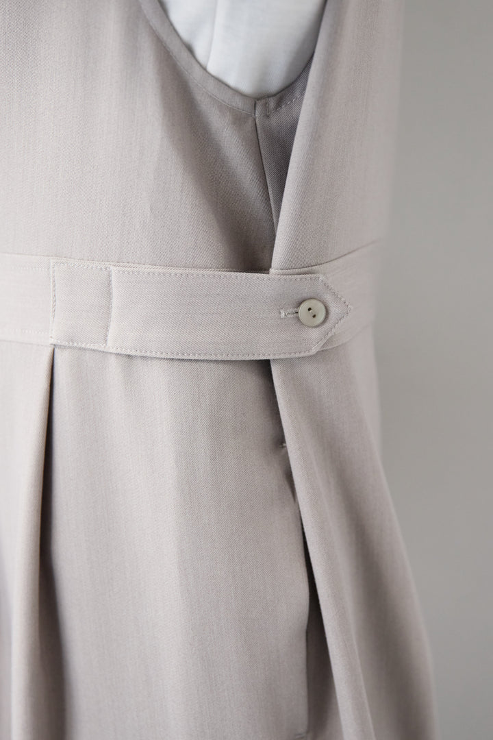 ウエストタブ・フロントタックサロペット