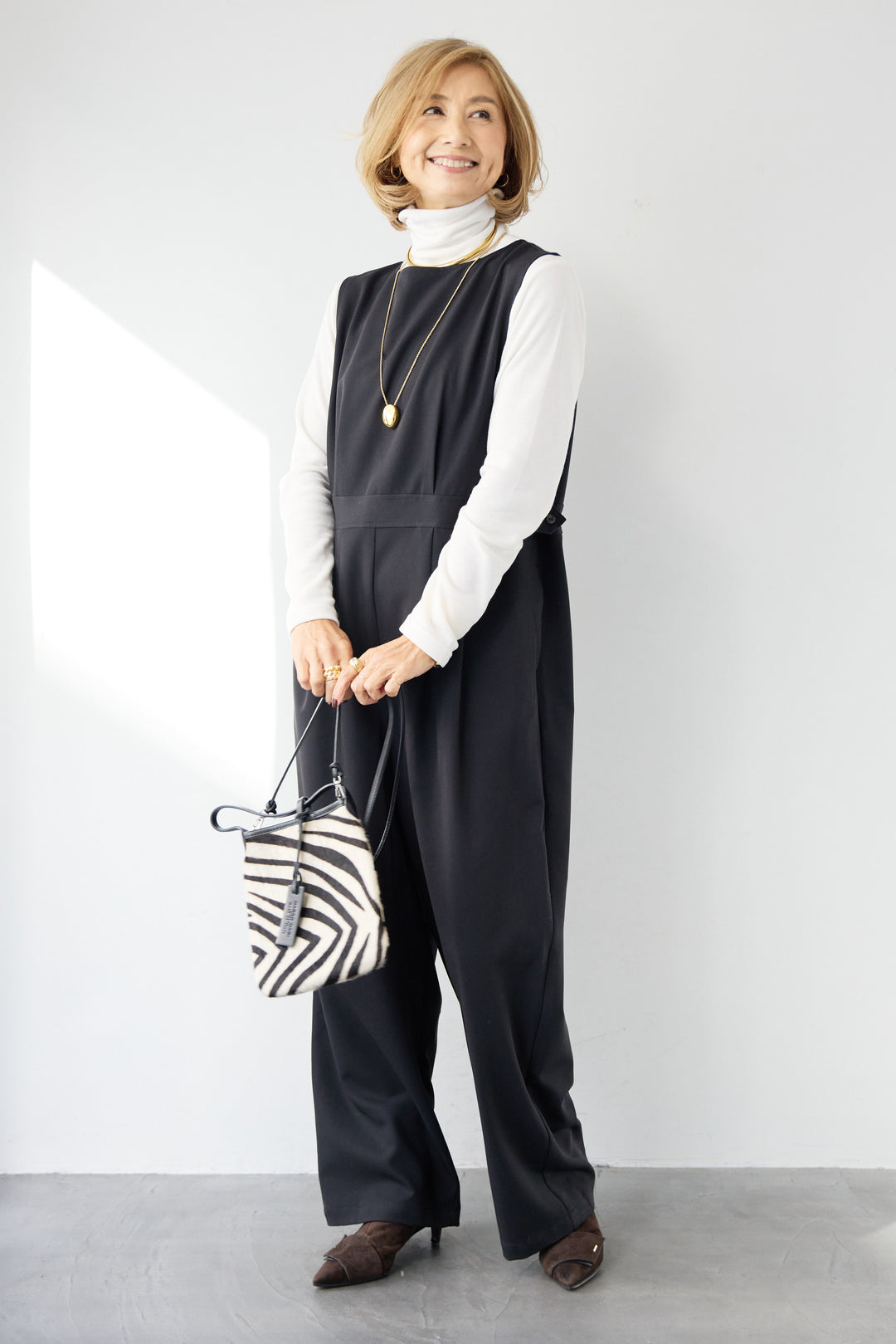 ウエストタブ・フロントタックサロペット