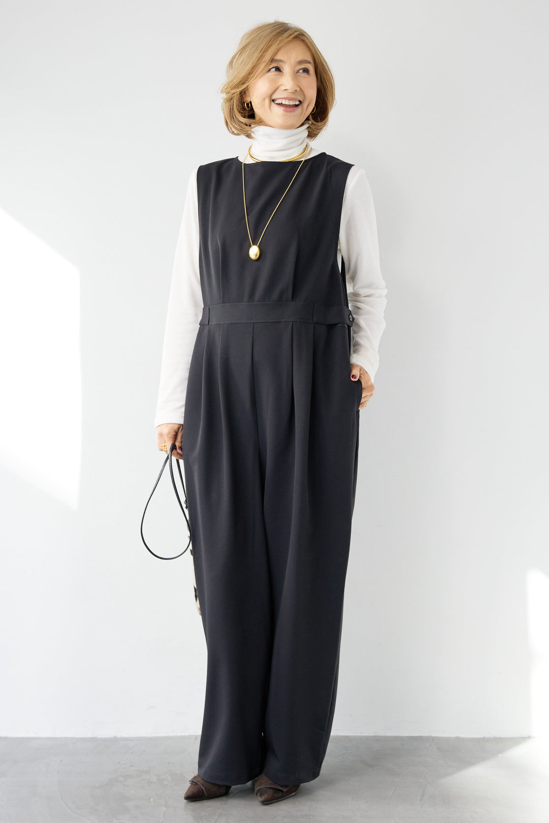 ウエストタブ・フロントタックサロペット