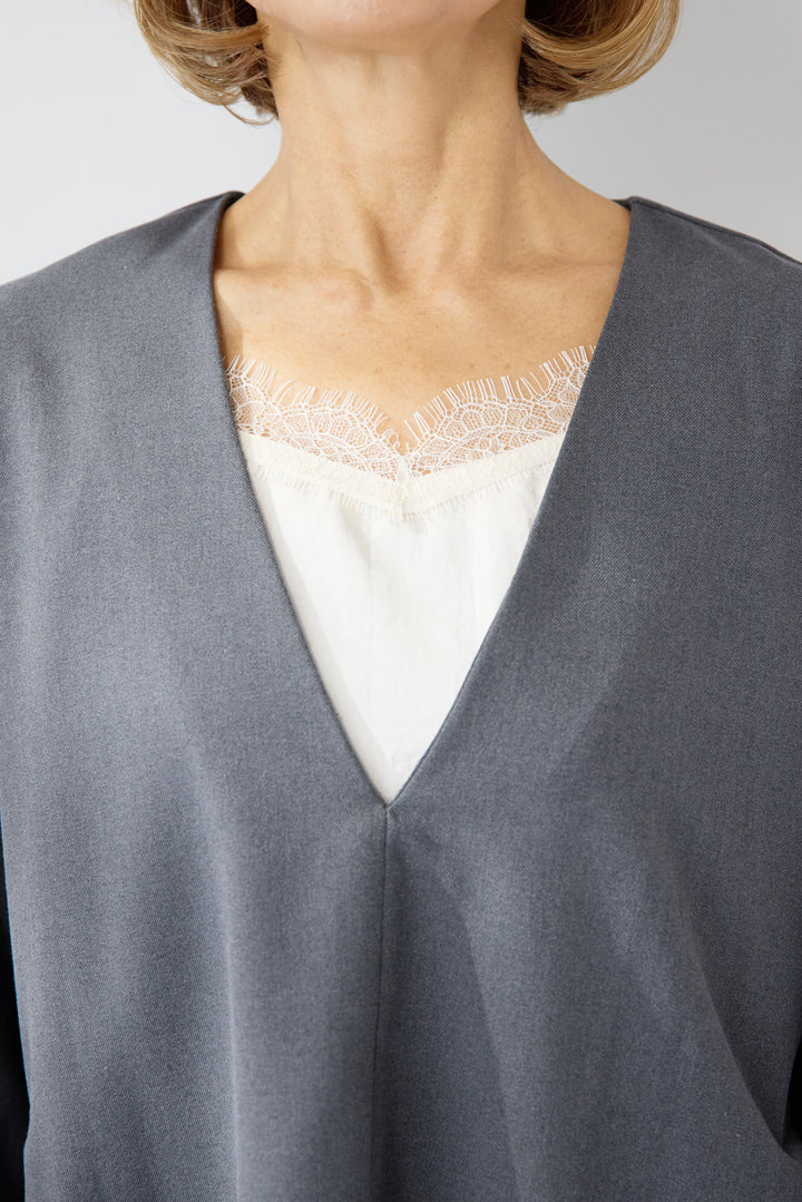 深Vネック・ボリュームスリーブプルオーバー