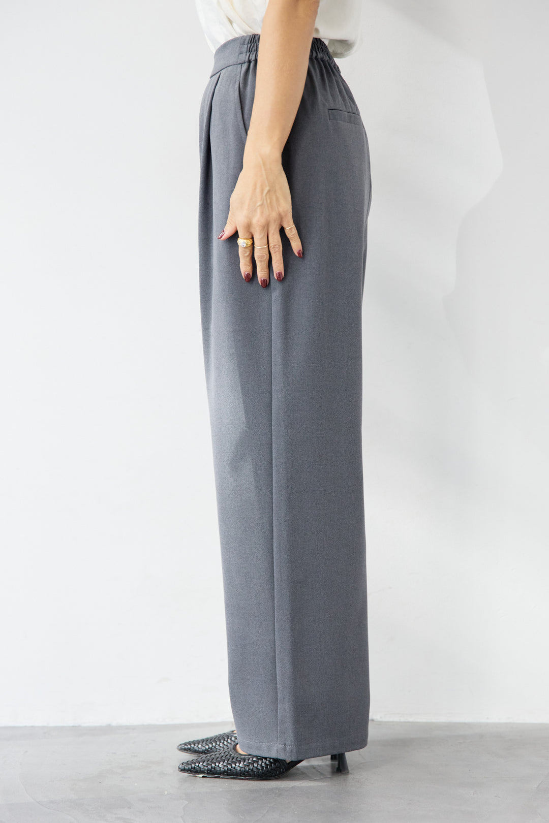 ソフトツイル ワイドストレートスラックス