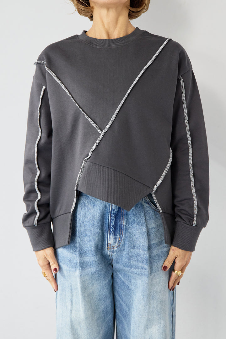 アウトシーム・配色ステッチプルオーバー