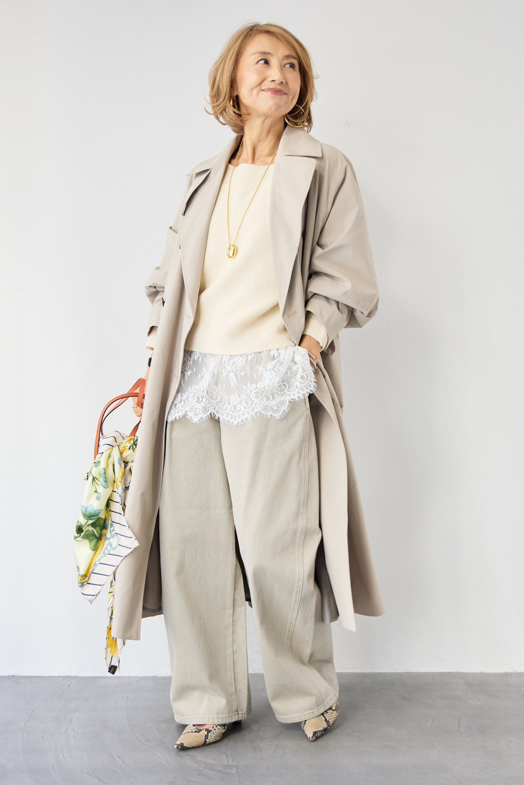 バックデザイン・ビッグシルエットスプリングコート