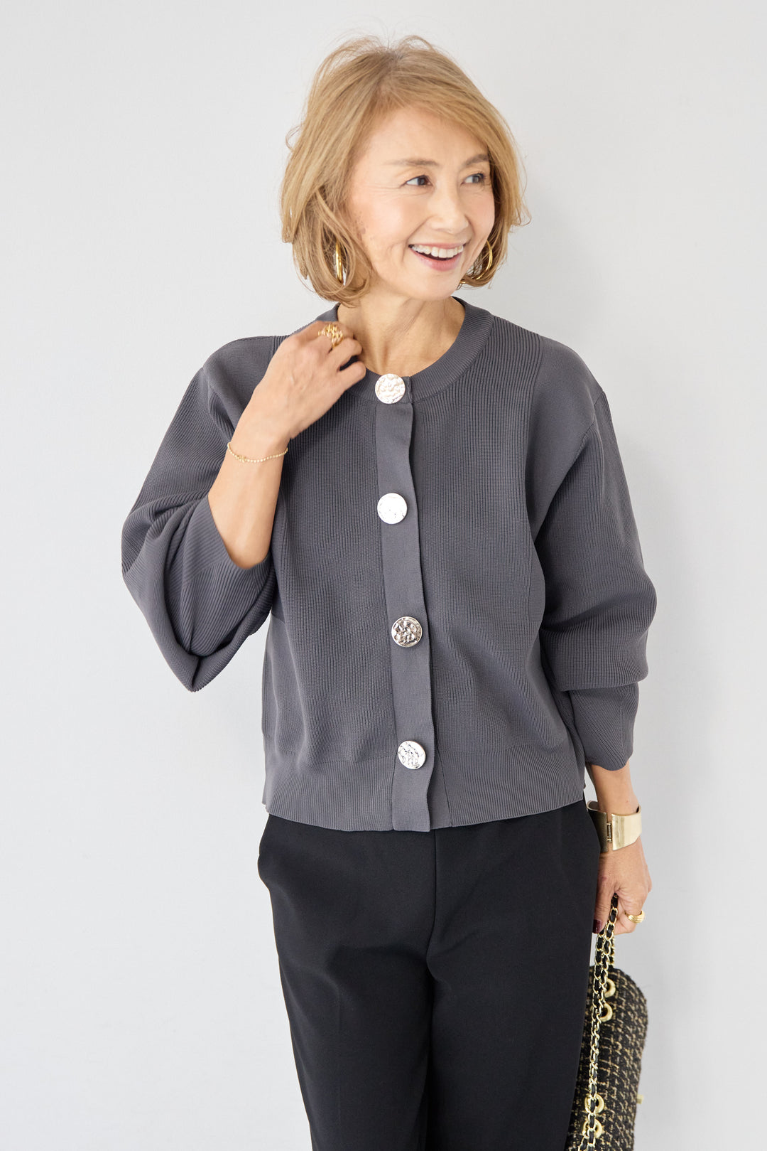 モダンメタルボタン・カーディガン