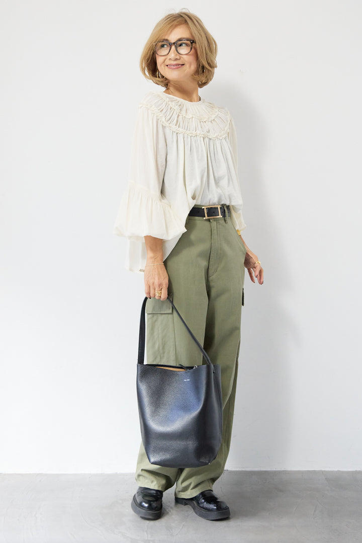 ピンタックフリル ギャザーボリュームブラウス