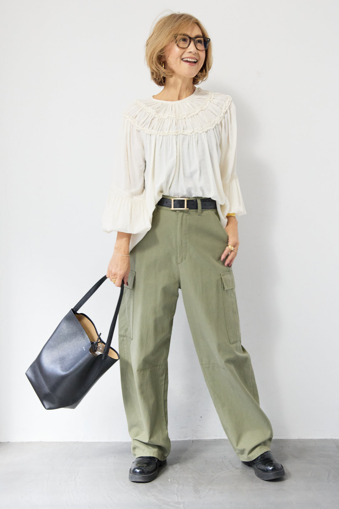 ピンタックフリル ギャザーボリュームブラウス