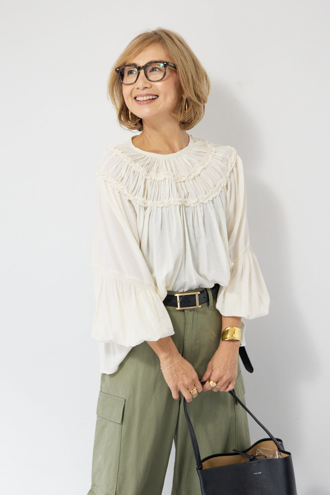 ピンタックフリル ギャザーボリュームブラウス