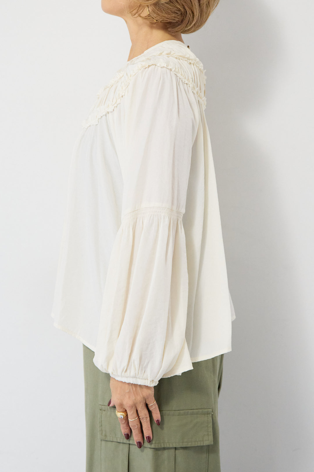 ピンタックフリル ギャザーボリュームブラウス