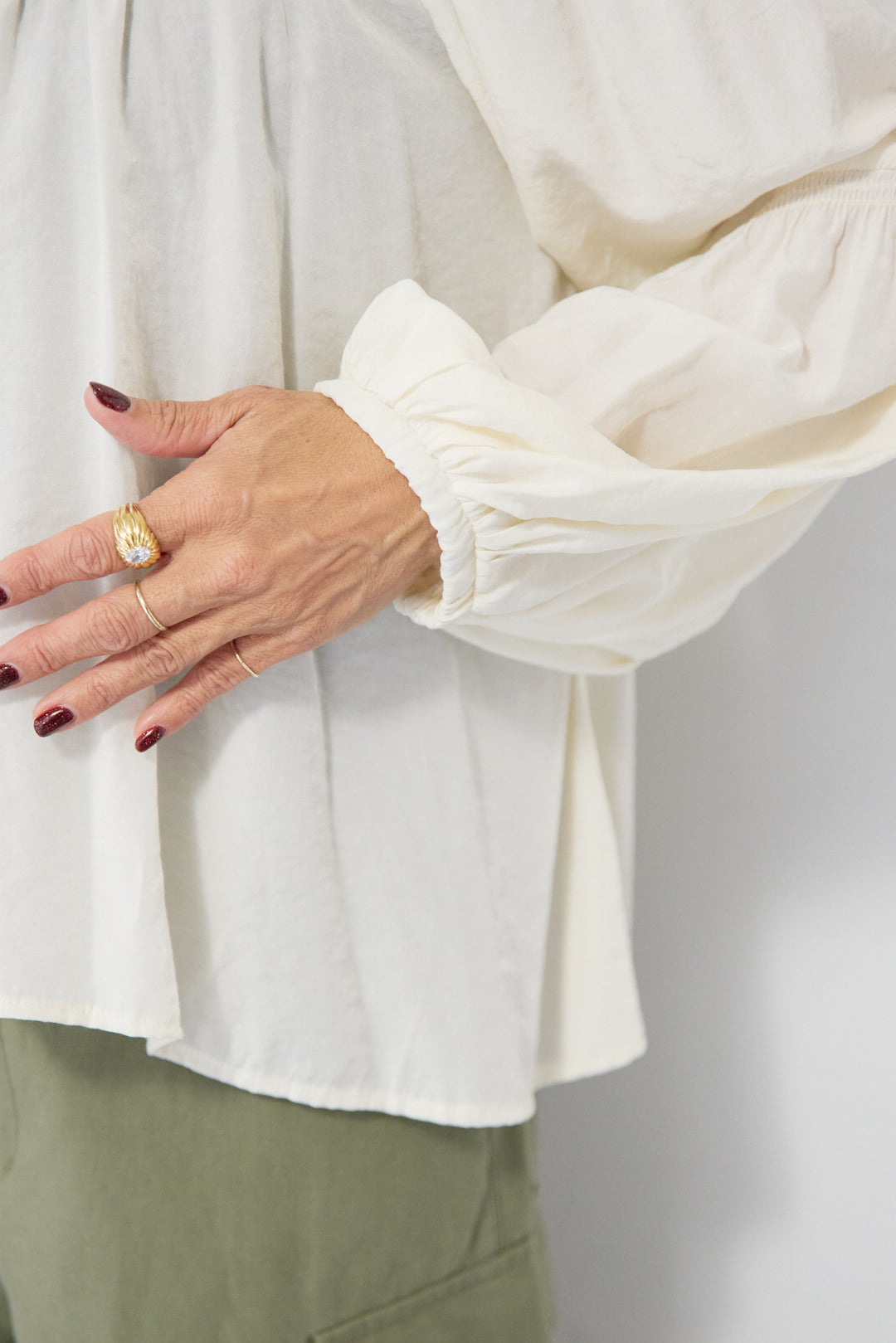 ピンタックフリル ギャザーボリュームブラウス