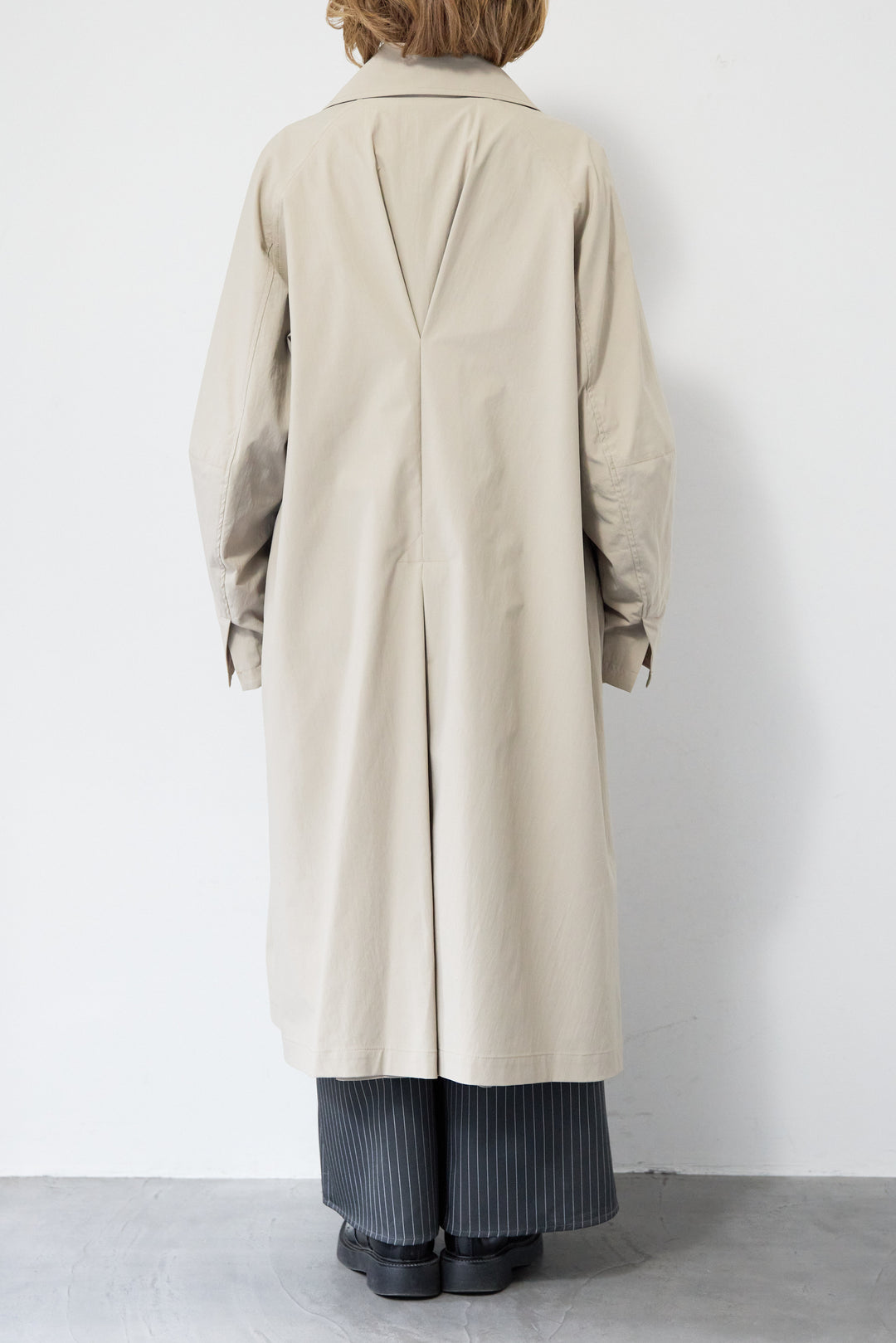 バックデザイン・ビッグシルエットスプリングコート