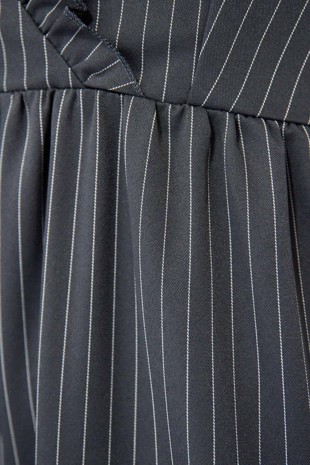 ピンストライプ・フリルカシュクールサロペット