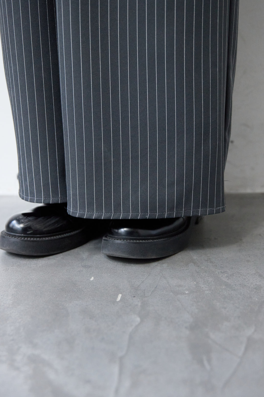 ピンストライプ・フリルカシュクールサロペット