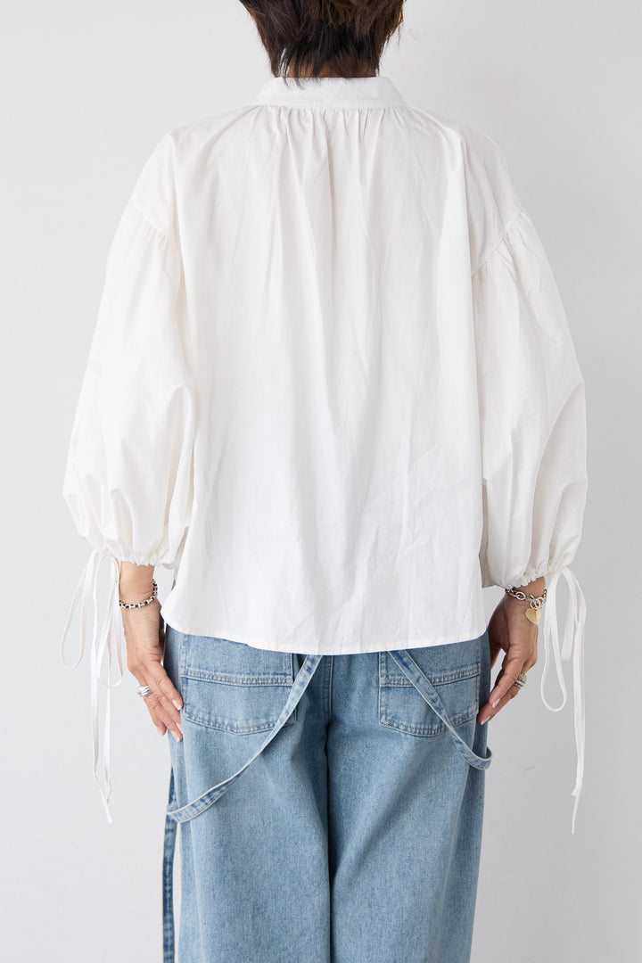 袖リボンギャザースリーブブラウス