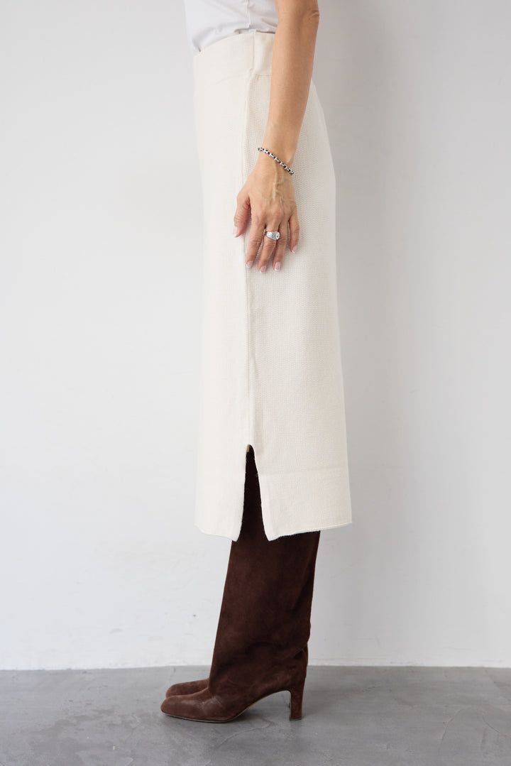 カノコ編みミディ丈ニットスカート