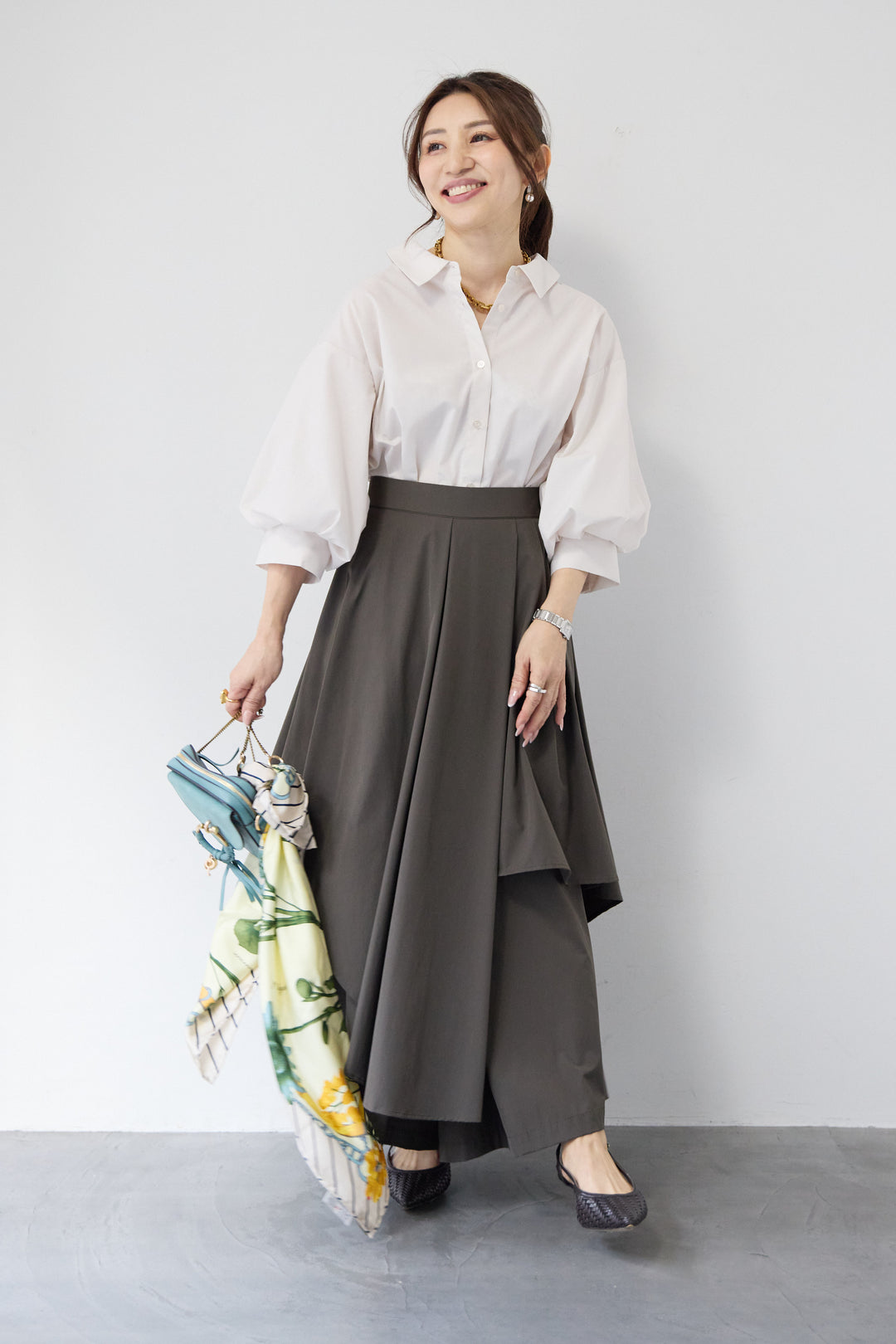 レースアップボリューム袖ブラウス