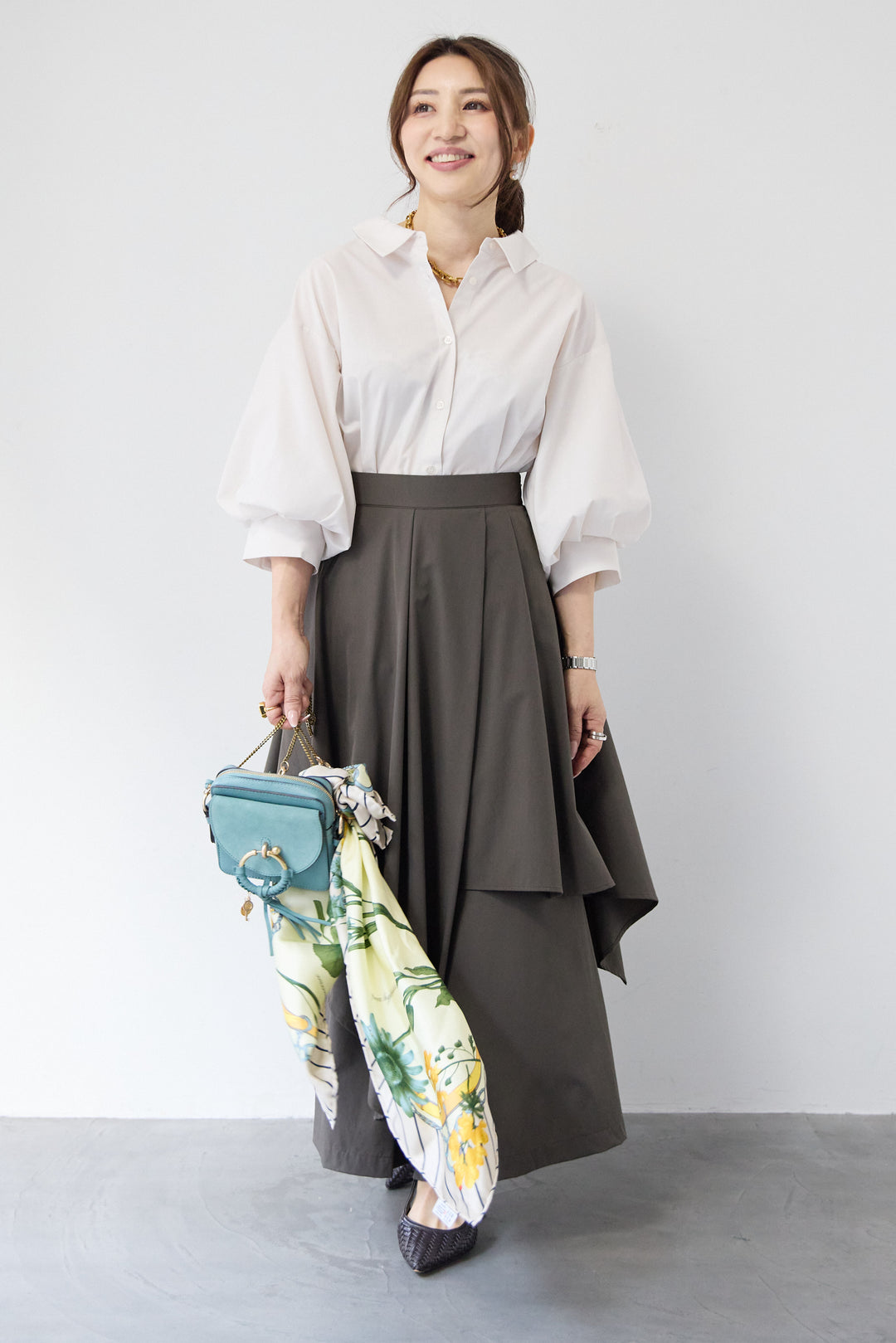 レースアップボリューム袖ブラウス