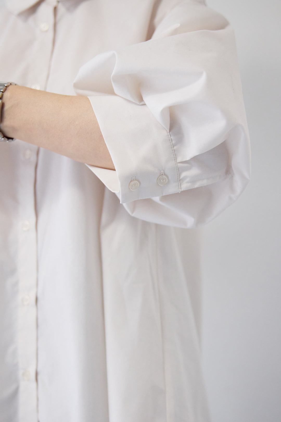 レースアップボリューム袖ブラウス