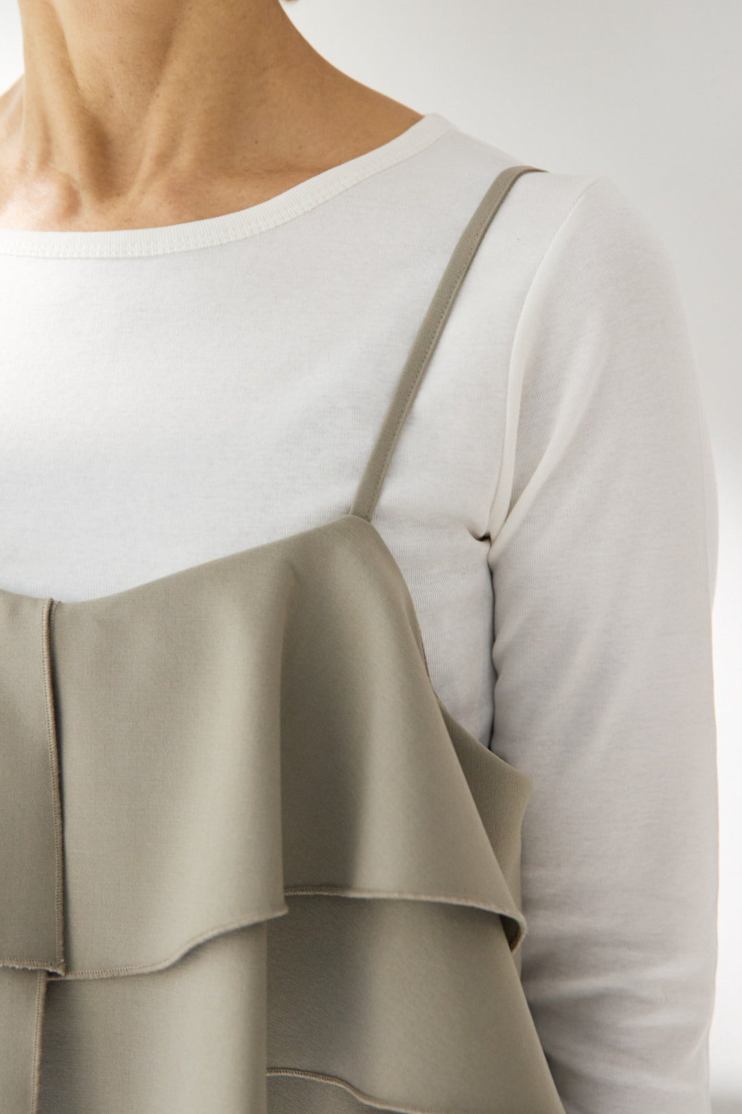 [SET]【イージーケア】ティアードフリル キャミソール+【イージーケア】ストレッチタックワイドパンツ+ベーシックフィット七分袖カットソー(3set)