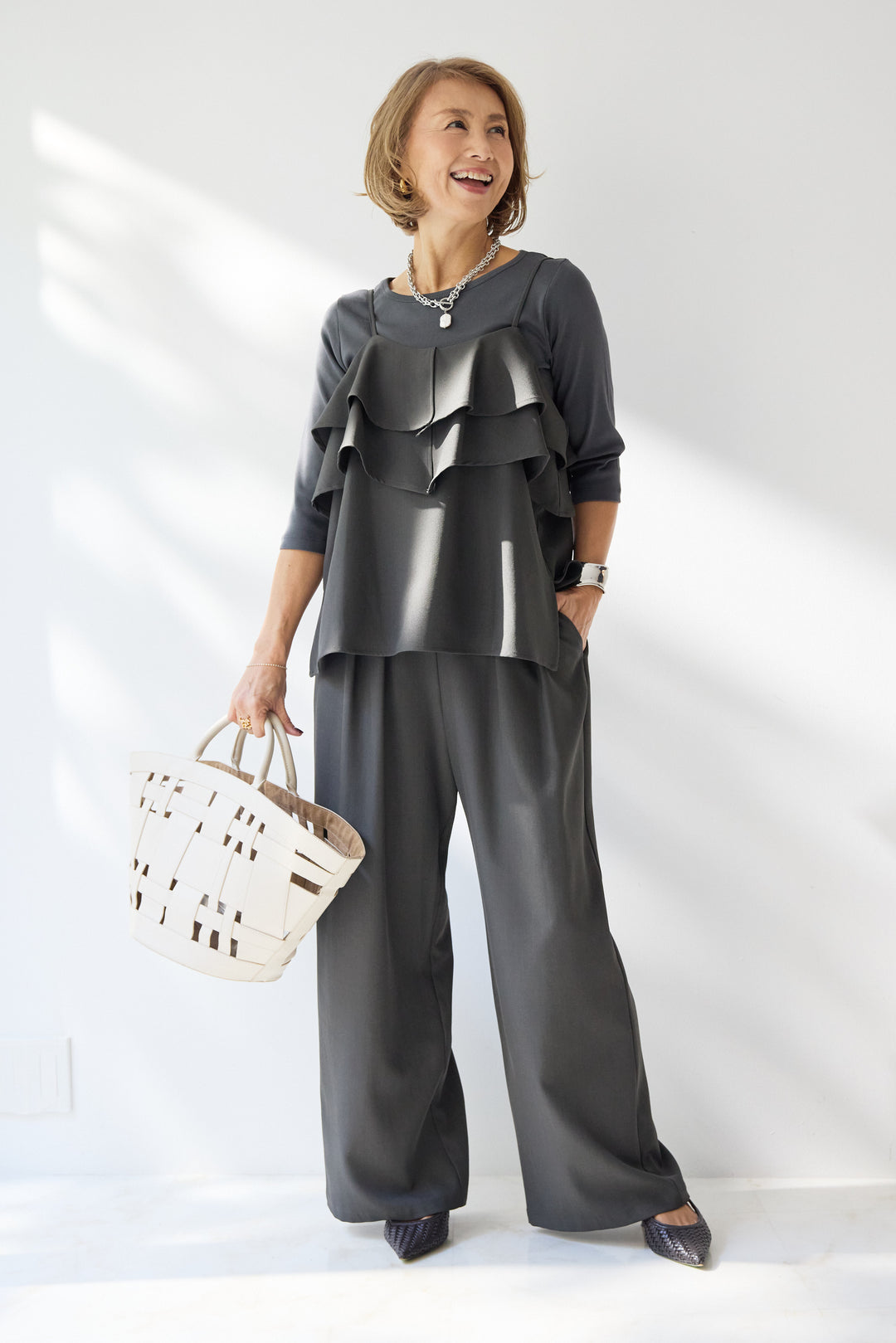 【イージーケア】ストレッチタックワイドパンツ