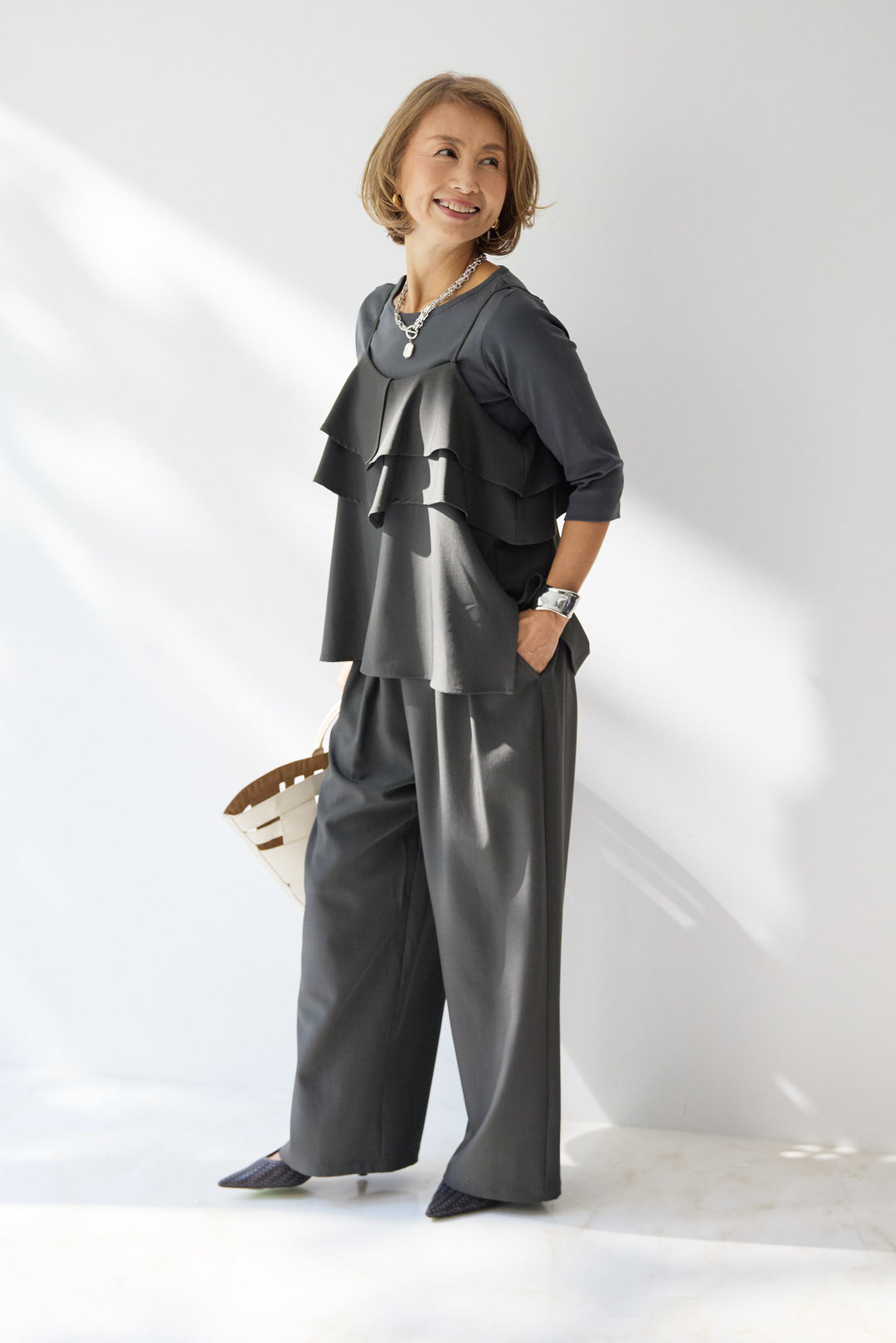 【イージーケア】ストレッチタックワイドパンツ