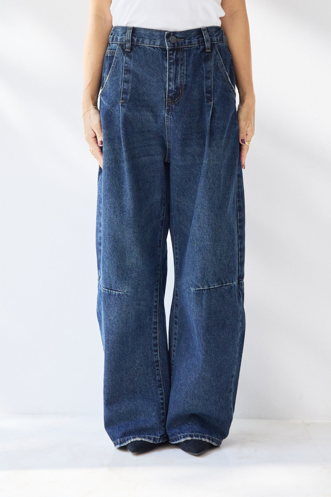 カーブデニムパンツ