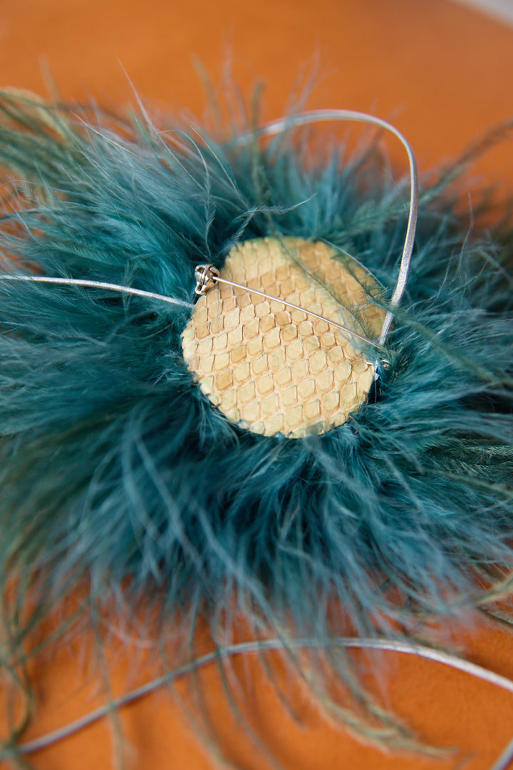 ボリュームマラボーファー コサージュ