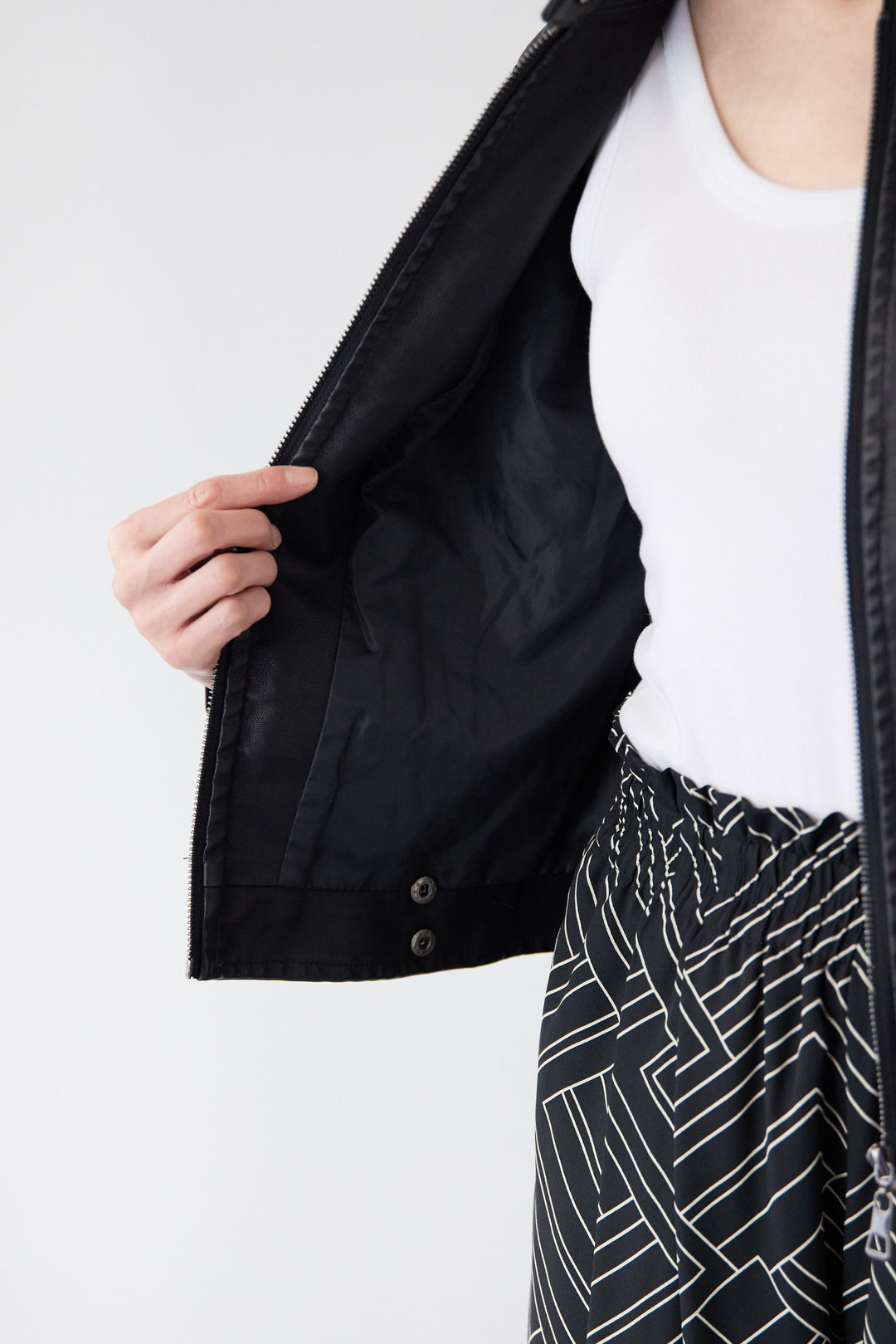 エコスムースレザー スタンドカラー ライダースジャケット