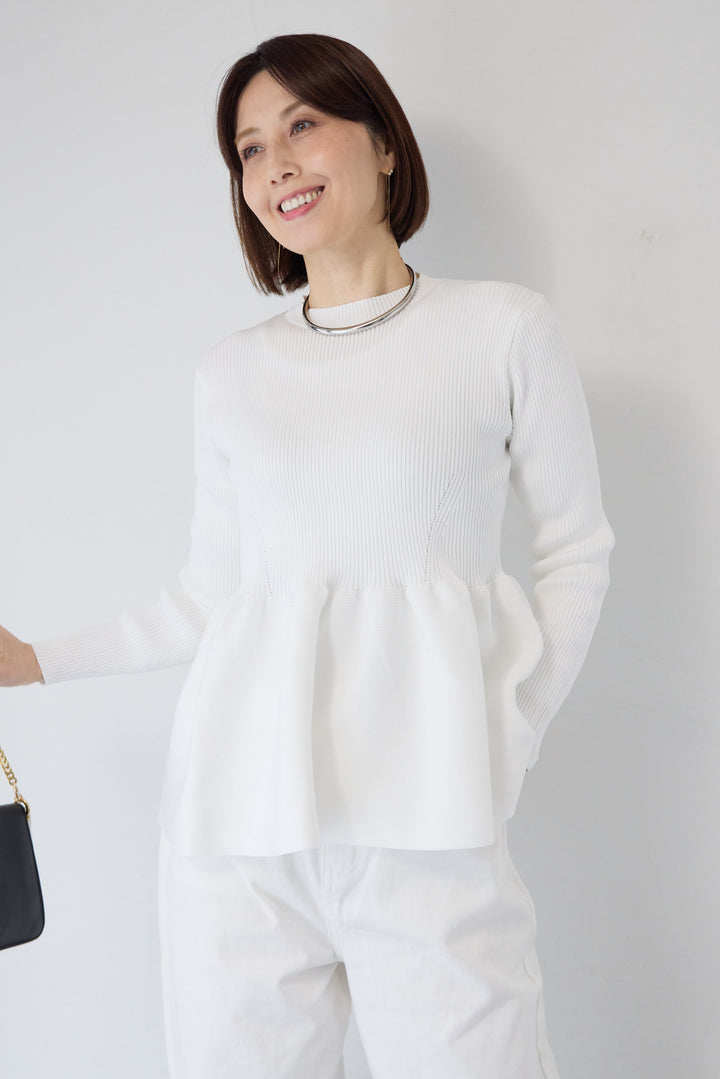 クルーネックペプラムニット