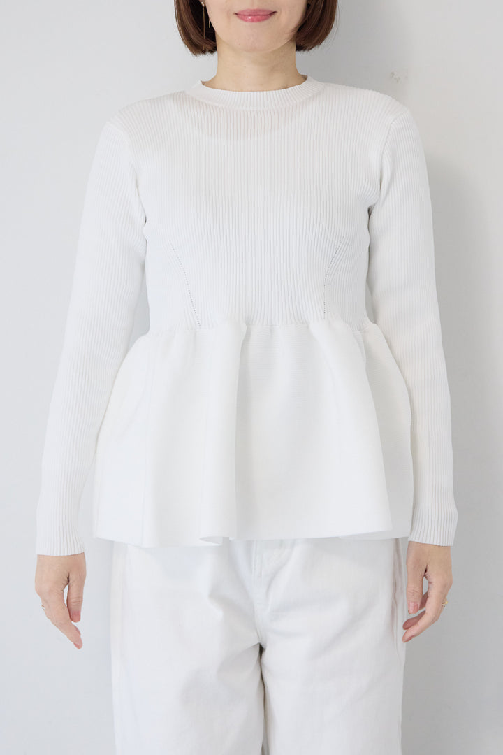 クルーネックペプラムニット