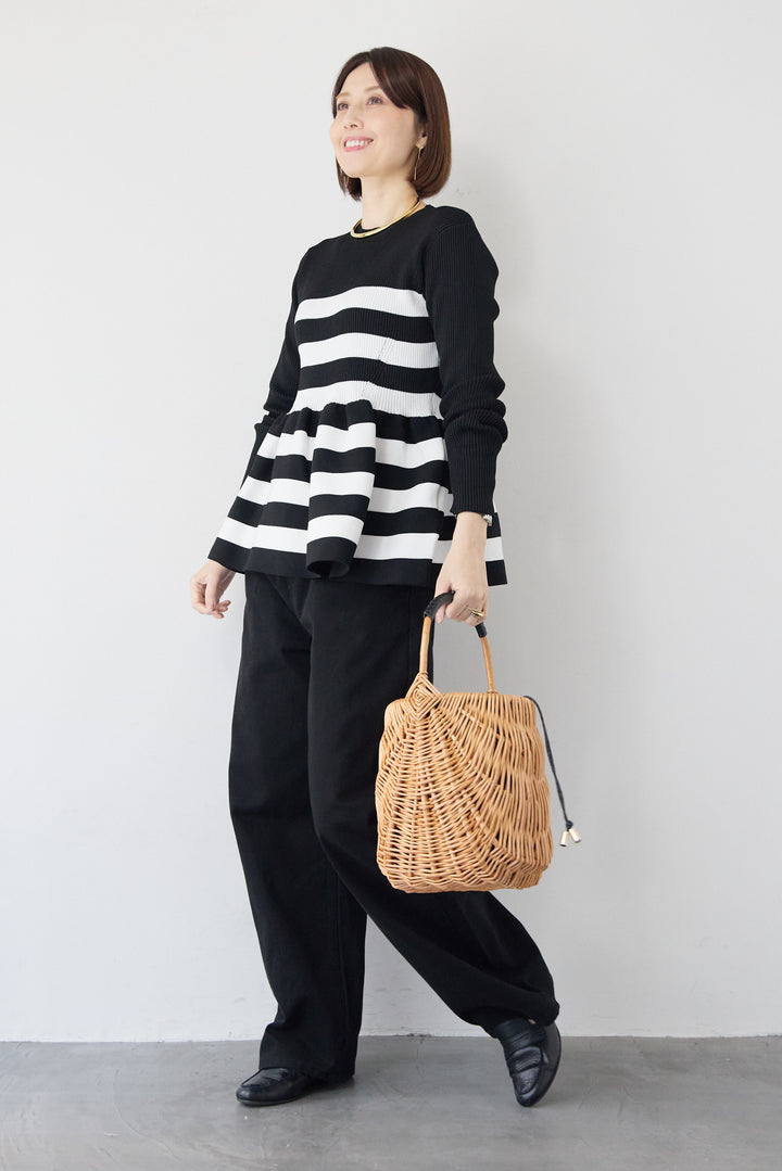 クルーネックペプラムニット