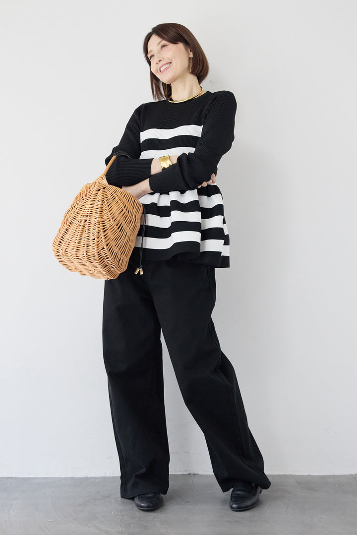 クルーネックペプラムニット