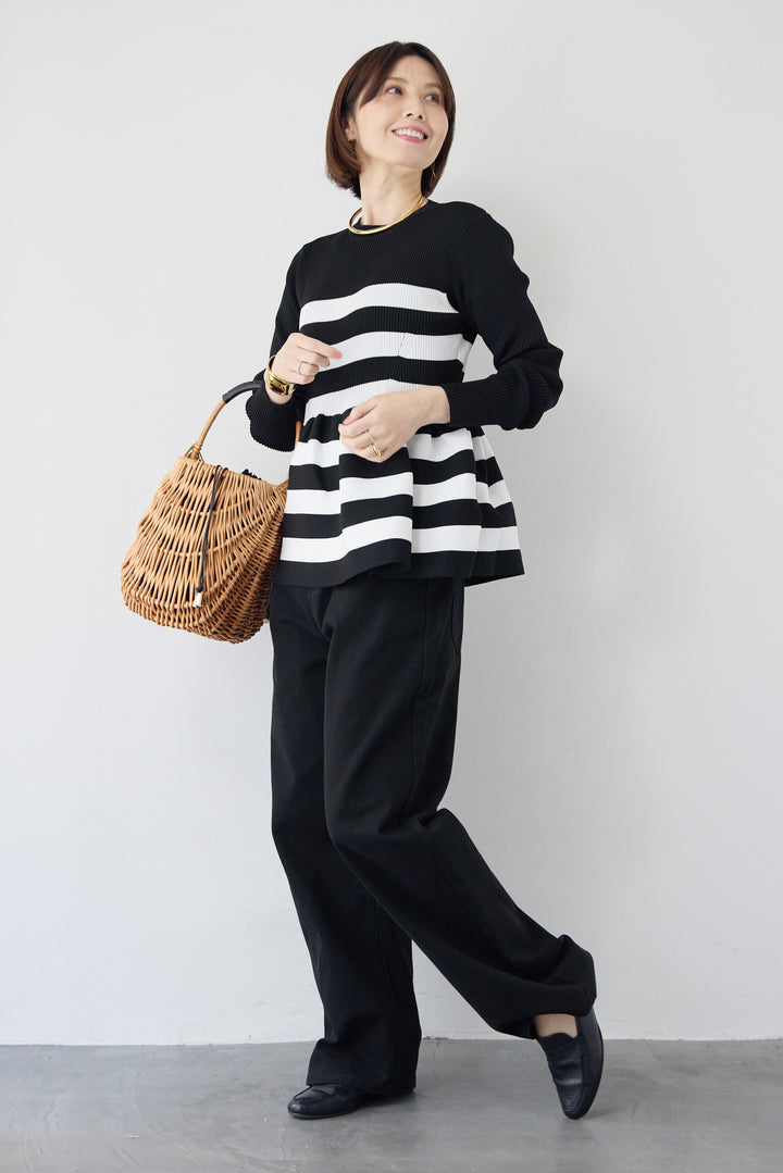 クルーネックペプラムニット