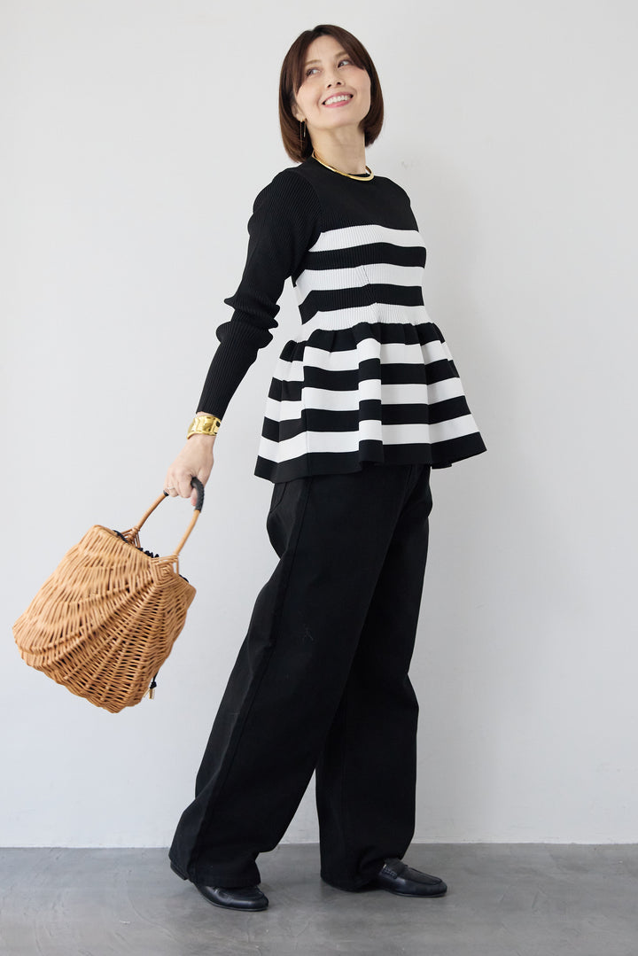 クルーネックペプラムニット