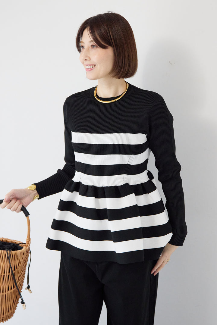 クルーネックペプラムニット